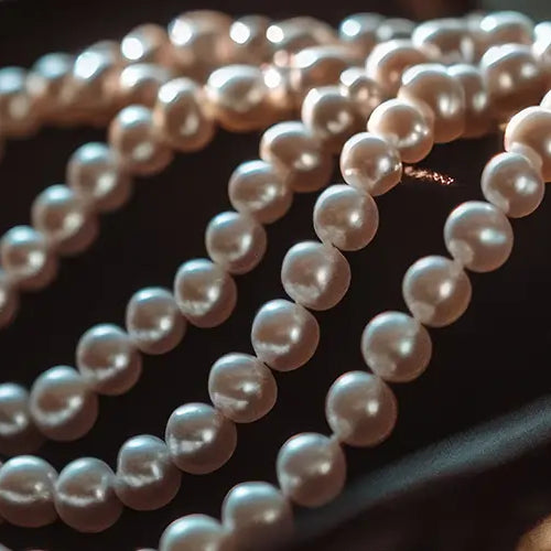 Vintage vs Antique Jewelry: What's the Difference?