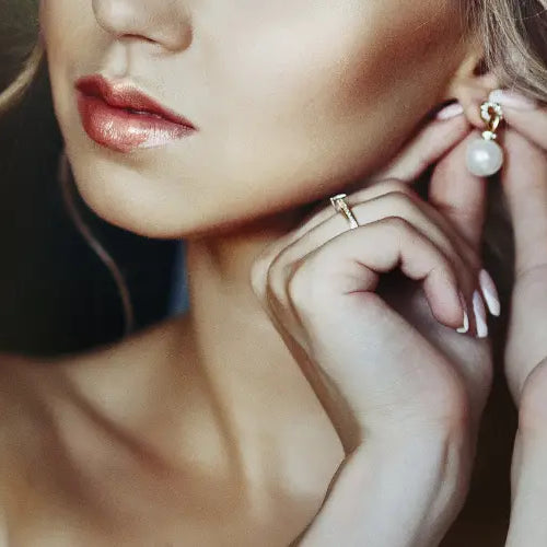 What Jewelry to Wear with Wedding Dress